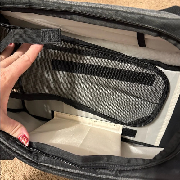 Pet carrier- new with tags - Picture 4 of 10